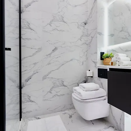 Emiliya * פומורי