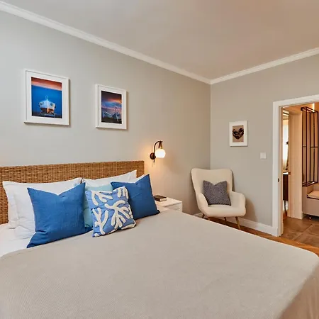 Emiliya * פומורי