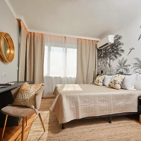 Modern 2 Bed Flat Town Centre アパート