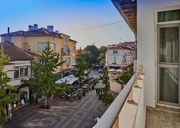 アパート Emiliya